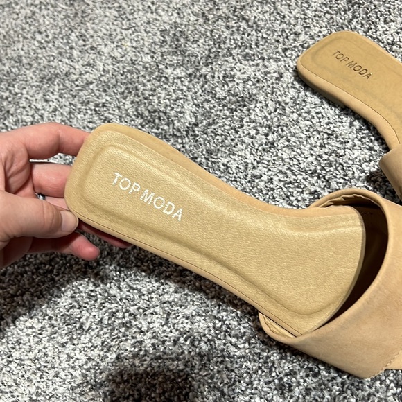 Top Moda slides - Picture 3 of 6